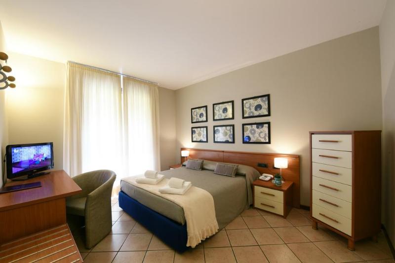Hotel Ulivi Паратико Экстерьер фото
