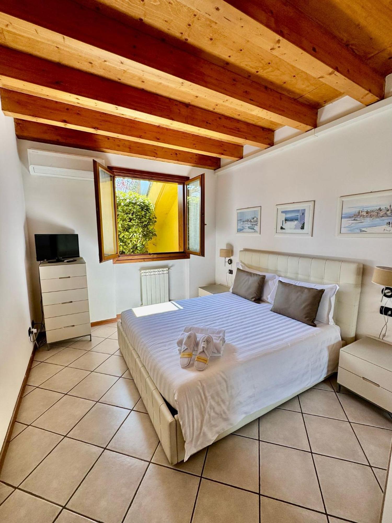 Hotel Ulivi Паратико Экстерьер фото
